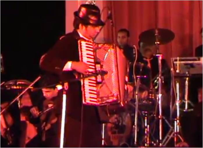 accordion player kolhapur