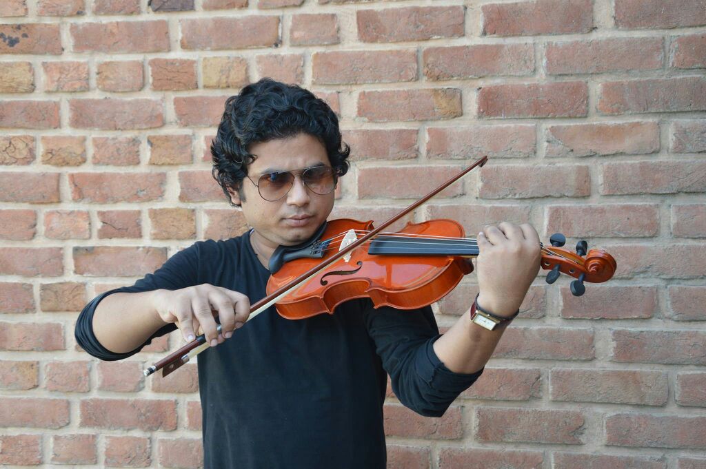 best violin player kolhapur